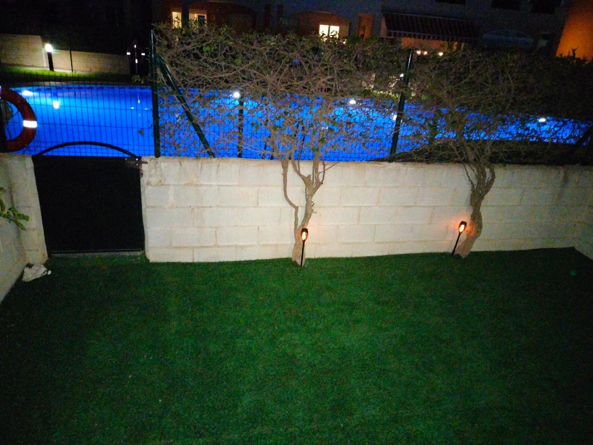 Bajo Con Jardin A Pie De Playa Y Piscina Comunitaria Con Jacuzzi Apartment Playas de Vera Exterior photo