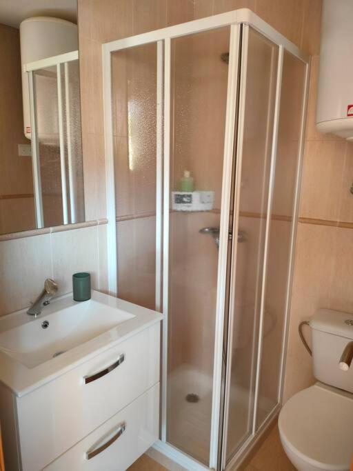 Bajo Con Jardin A Pie De Playa Y Piscina Comunitaria Con Jacuzzi Apartment Playas de Vera Exterior photo