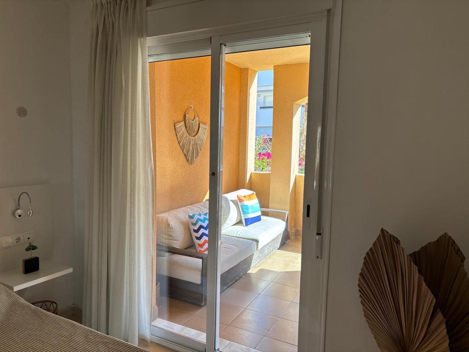 Bajo Con Jardin A Pie De Playa Y Piscina Comunitaria Con Jacuzzi Apartment Playas de Vera Exterior photo