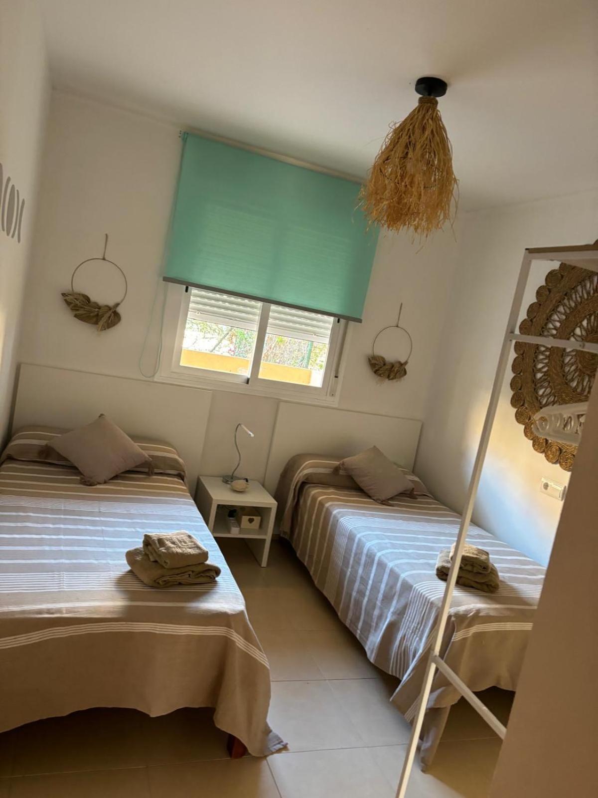 Bajo Con Jardin A Pie De Playa Y Piscina Comunitaria Con Jacuzzi Apartment Playas de Vera Exterior photo
